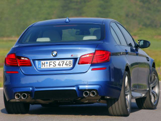 Illustration for article titled 2012 BMW M5: First Photos